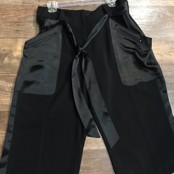 NWOT Tuxedo Crepe Satin Pocket Crop - Picture 2 of 3